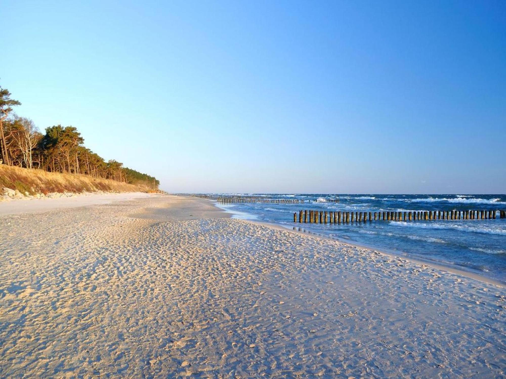 Spacious Holiday Homes Near The Beach In Pobierowo Exterior photo