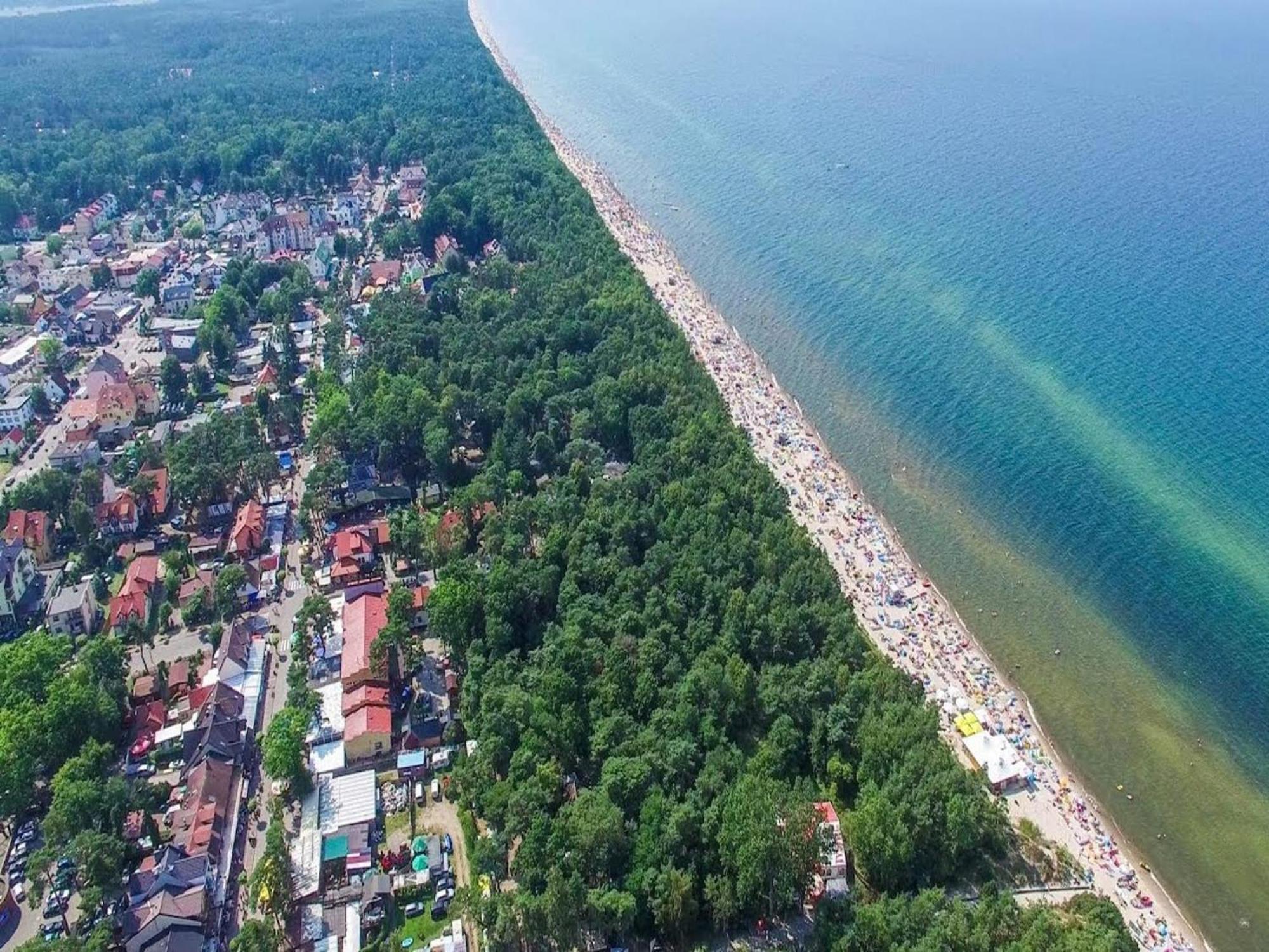 Spacious Holiday Homes Near The Beach In Pobierowo Exterior photo
